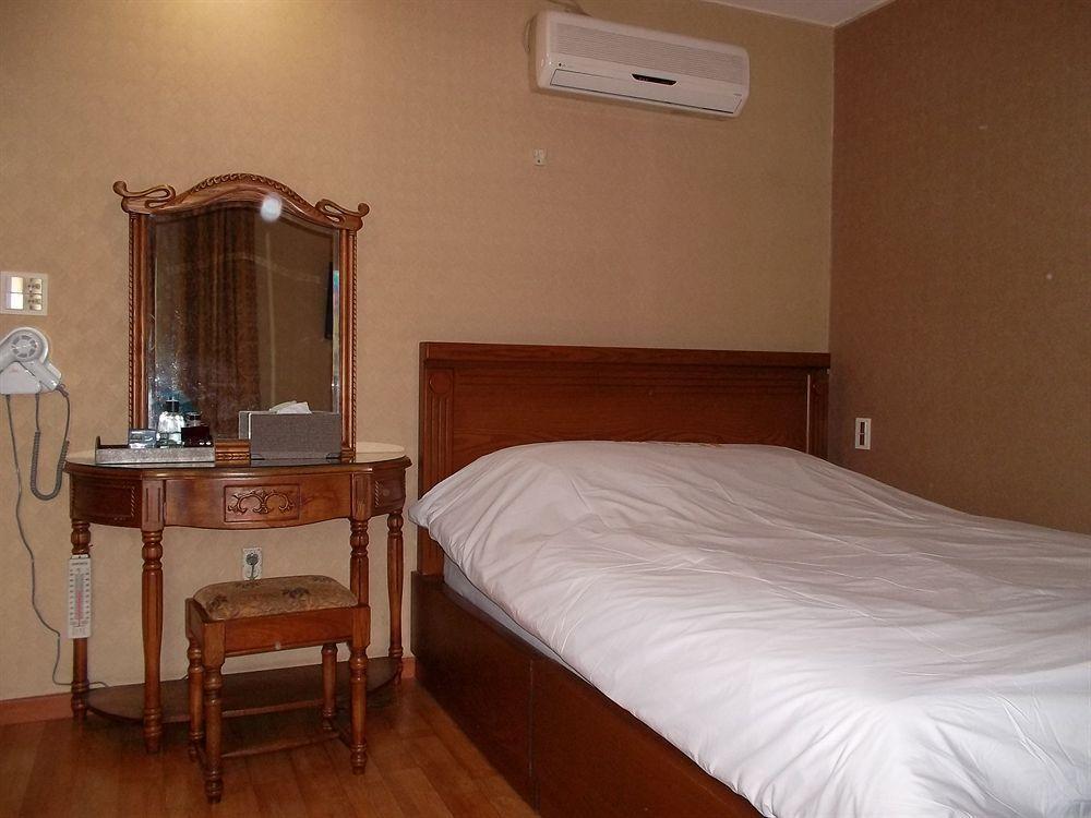 Monaco Hotel Jeju Extérieur photo