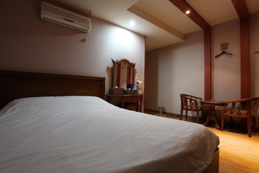 Monaco Hotel Jeju Chambre photo
