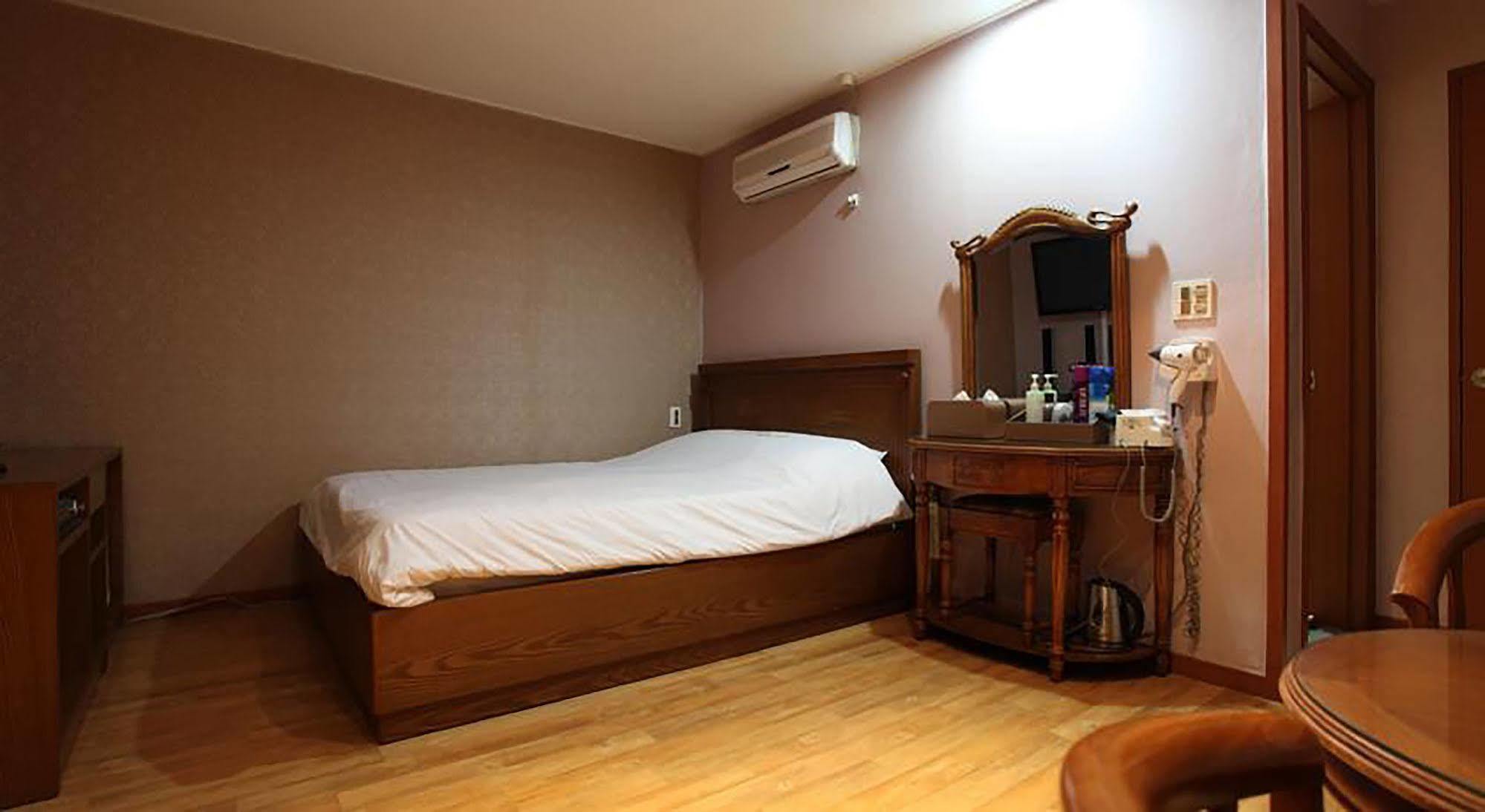 Monaco Hotel Jeju Extérieur photo