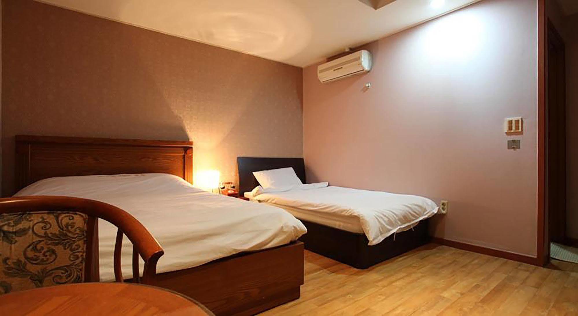 Monaco Hotel Jeju Extérieur photo
